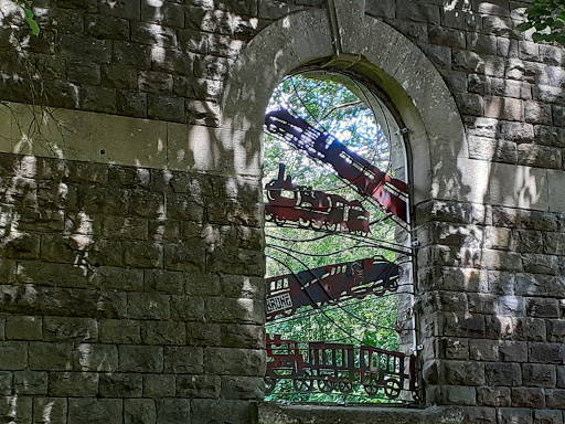 Mangotsfield Railway Station - Thumbnail