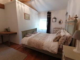 Photo n°6 de La Belle Lavande à Aunac-sur-Charente (Chambre d'hôtes)