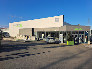 Photo n°1 de Quéguiner Matériaux à Treillières (Magasin de matériel pour le travail du bois)