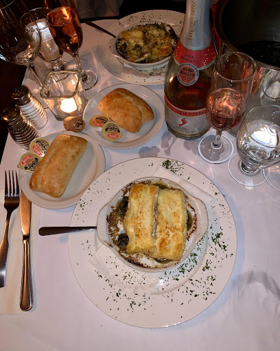 Restaurant Peche Mignon Gallery - Canada