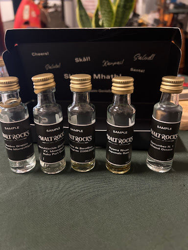 MALT ROCKS - Visual