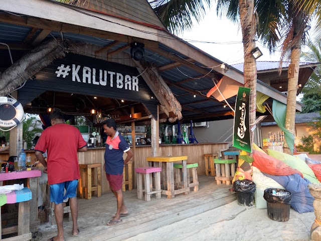 Kalut Cafe And Bar