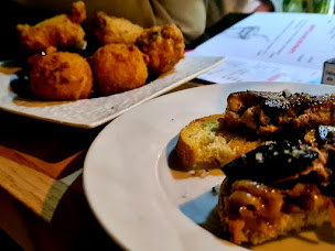 Photo n°19 de Les Dames Moustache Laroin à Laroin (Restaurant)