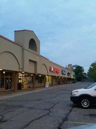 West Saginaw Plaza