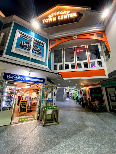 Breakers Surf Shop - Visual