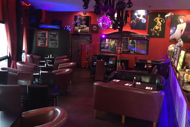 Le Mustang Tomilo. - Café