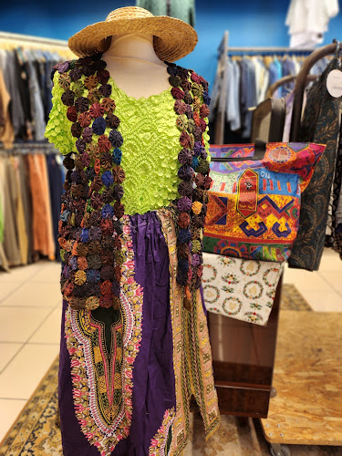 Comentarii opinii despre Mad Vintage