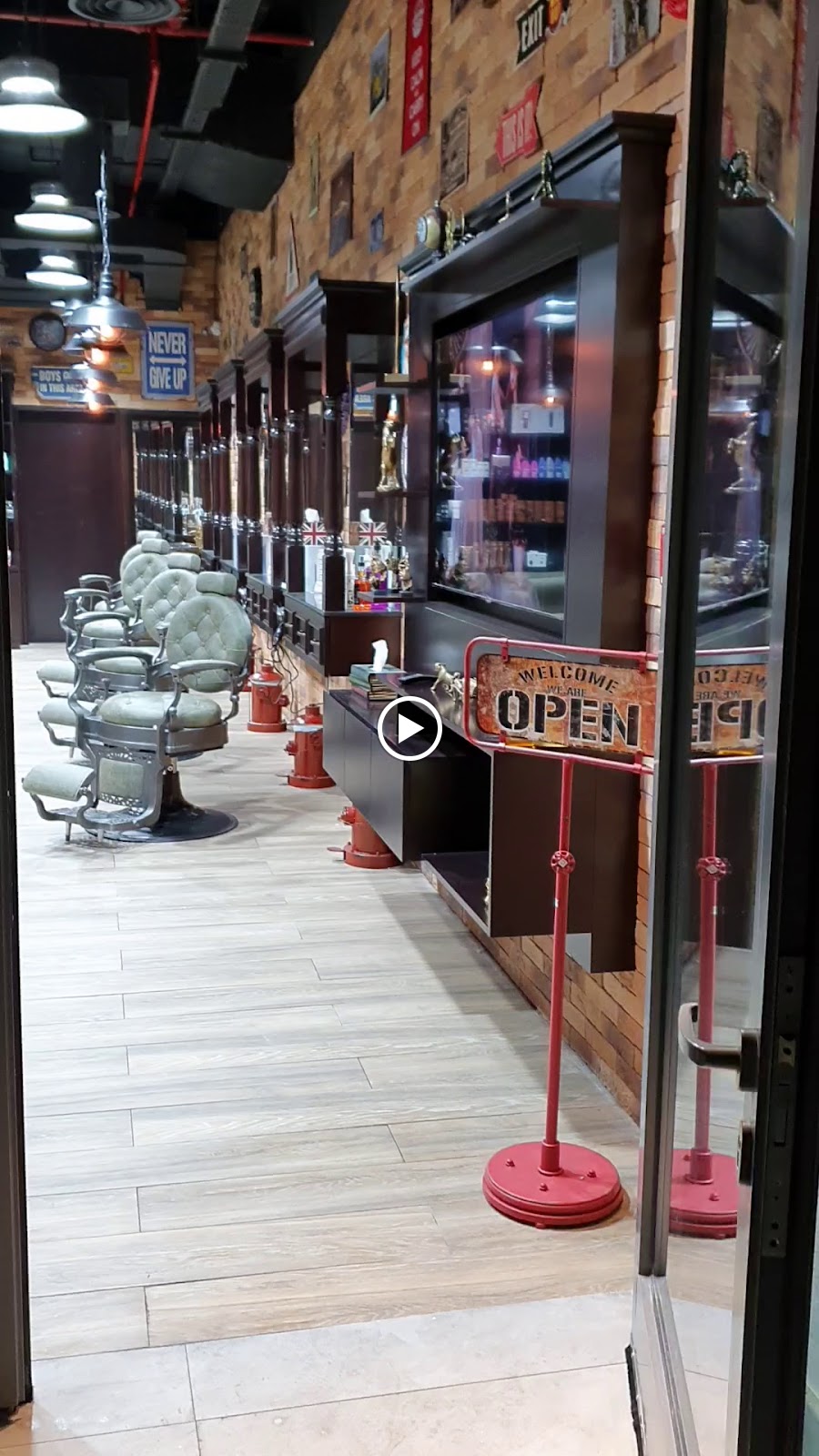 Fade and shave Barbers - صورة 3