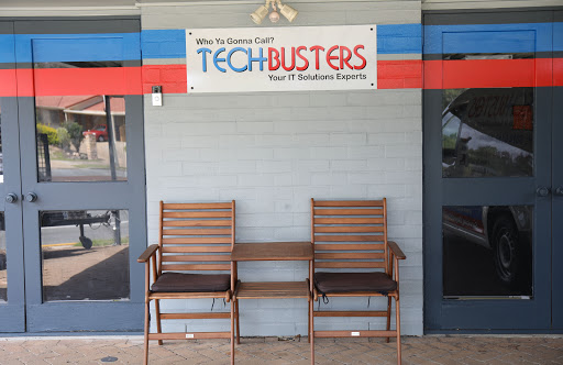 TechBusters - Visual