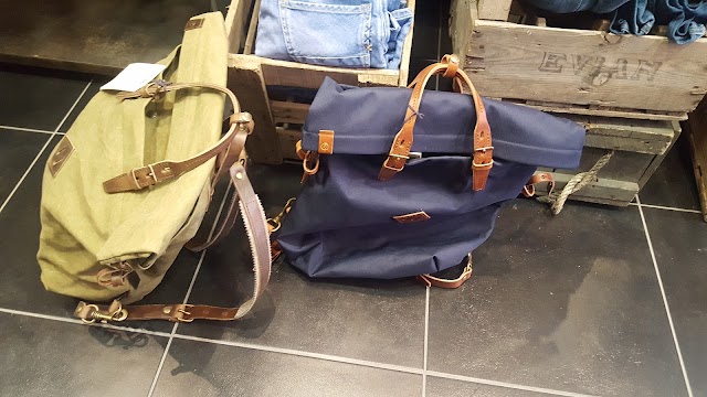 LA STATION clothing shop