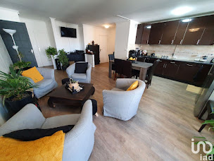 Photo n°15 de Séverine Wolgusiak iad FRANCE Conseillère En Immobilier et Manager à Antony (Agent immobilier)