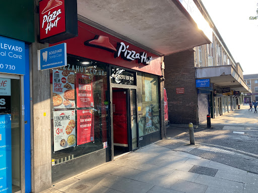 Pizza Hut Crawley Logo