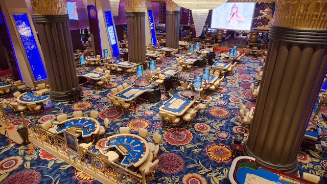 Cratos Premium Hotel