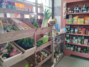 Photo n°4 de Épicerie coeur de bourg à Saint-Quentin-de-Caplong (Épicerie)