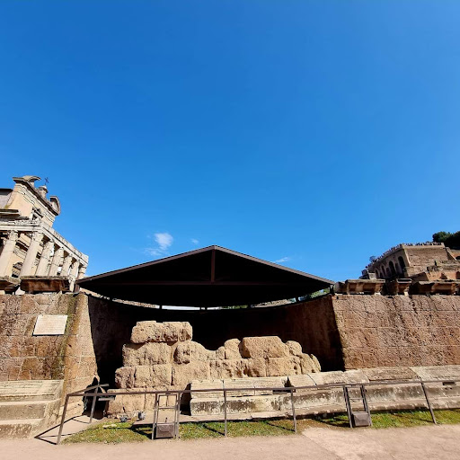Temple of Divus Julius - Thumbnail