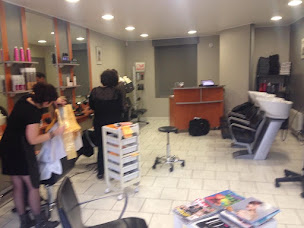 Photo n°6 de Prestige Coiffure à Somain (Salon de coiffure)