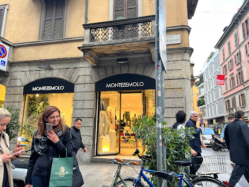 MONTEZEMOLO - Milano C.so Garibaldi Logo