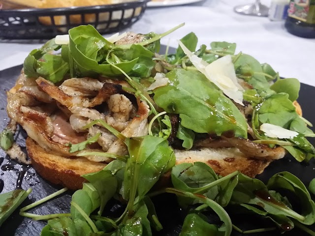 Navia - Pizzería & Restaurante