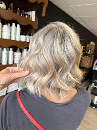 Photo n°5 de L'atelier De Marie Artisan Coiffeur à Bonsecours (Salon de coiffure)