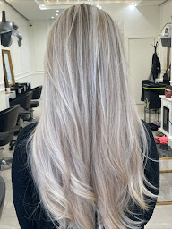 Photo n°4 de Haussmann Coiffure & esthétique à Paris (Salon de manucure)