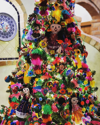 Queens of Christmas - Thumbnail