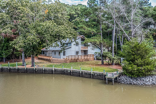 Caroline White Realty Team - Thumbnail