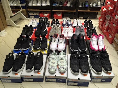 Photos of Label Express - Macau Sneaker Store 澳門 波鞋 球鞋店 Pump Fury Adidas Nmd