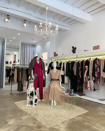Noneim store - Visual