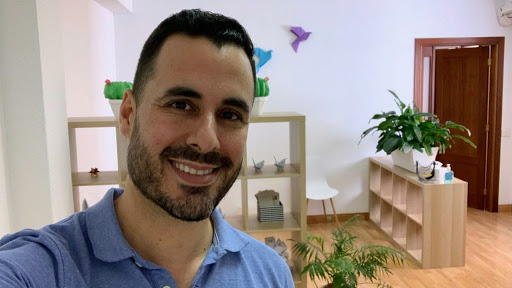 Neftali R. Elorriaga◽Psicólogo en Santa Cruz de Tenerife. Terapia EMDR y abordajes sensibles al Trauma.