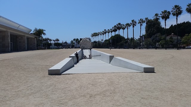 Public Art "Levitated Mass"