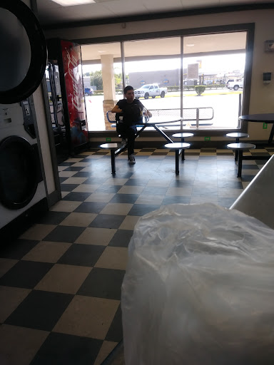Mr. Clean Washateria & Laundromat - Thumbnail