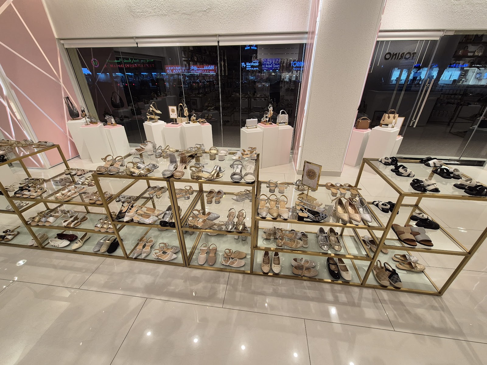 Torino Shoes Khorfakkan - صورة 3