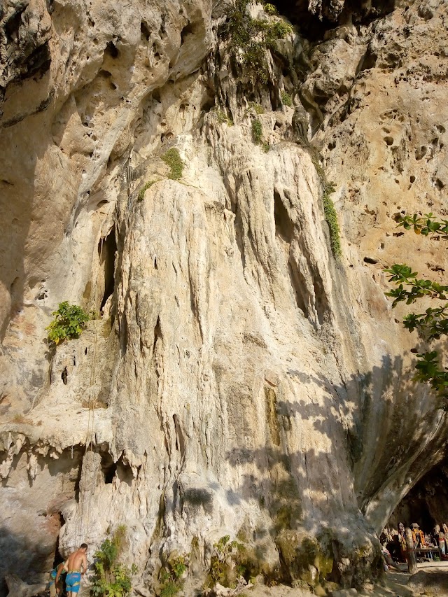 Phra nang Cave Beach