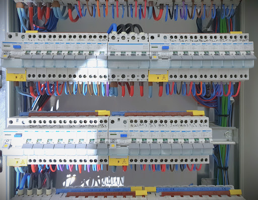 I-Concept - Électricité, Domotique, Études, Armoires électriques - Golfe de Saint-Tropez - VAR - Thumbnail