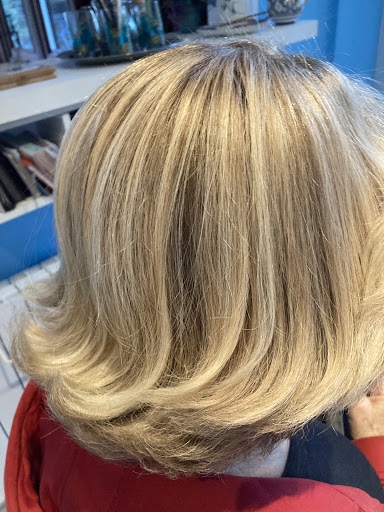 Coiffure à domicile : UN TEMPS POUR SOI - Thumbnail