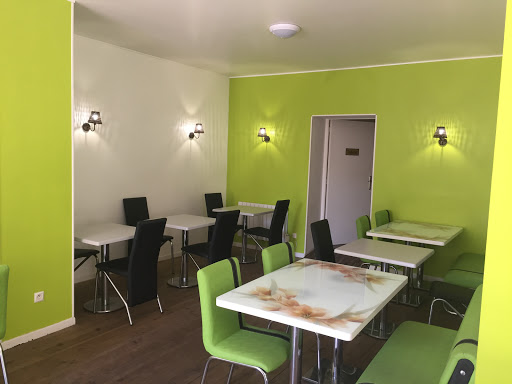 Photo 2 - L'Oriental Express Pizza