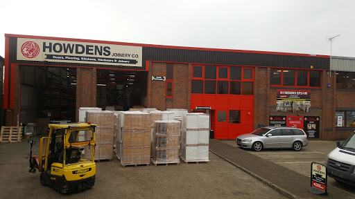 Howdens - Epsom Logo