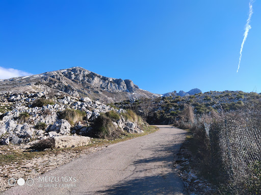 Parcheggio Inizio sentiero per Redentore - Thumbnail