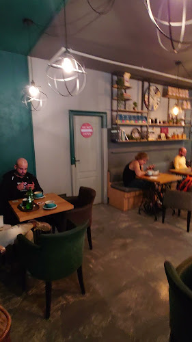 The Family Coffee Roasters Работно време
