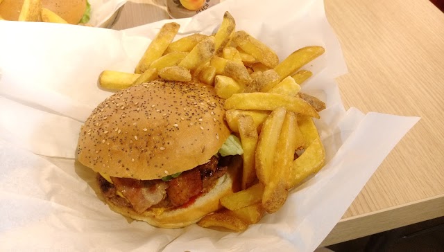 Holy Cow! Gourmet Burger Company - EPFL