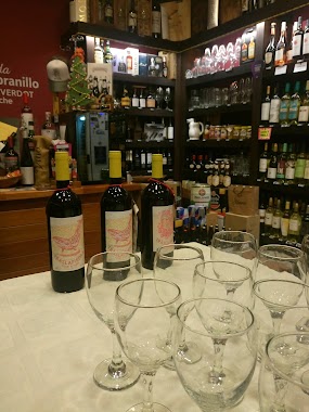 Brügger Vinoteca - Delicatessen, Author: Nicolás Maciel