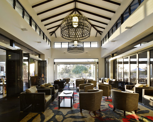 Dazzas Bar at RACV Noosa Resort Logo