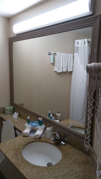 Photos of Holiday Inn Express & Suites Grand Rapids Airport