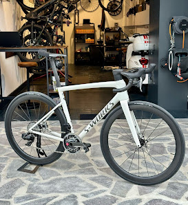 Fahrradzeit Peter-Weil-Straße 21, 35606 Solms, Deutschland