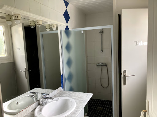 Photo de AF Rénovation - Couvreur Libourne 33500 Fuite Toiture Démoussage à Libourne (33500)