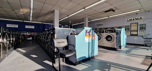 Giant Laundry Center