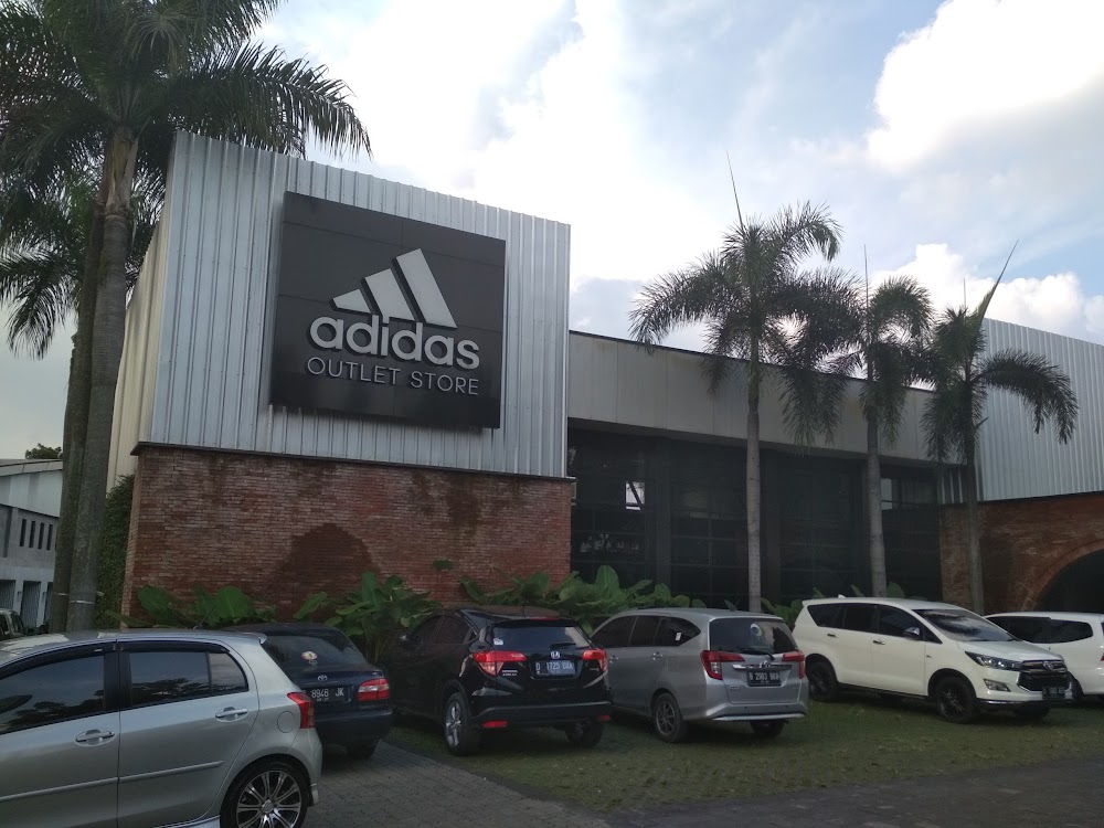 George Eliot camera Alternatief voorstel Adidas Outlet Store, Kota Bandung — Jl. Soekarno Hatta, jam buka