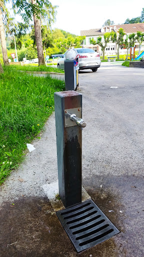 Gurutze frontoiko iturriya
