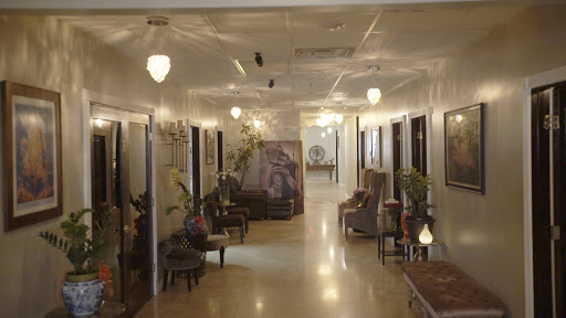 Luxury Thai Spa Massage - Thumbnail