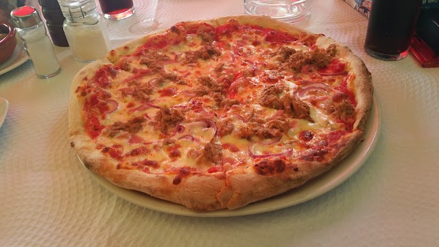 Amore Beach Bar And Restaurant